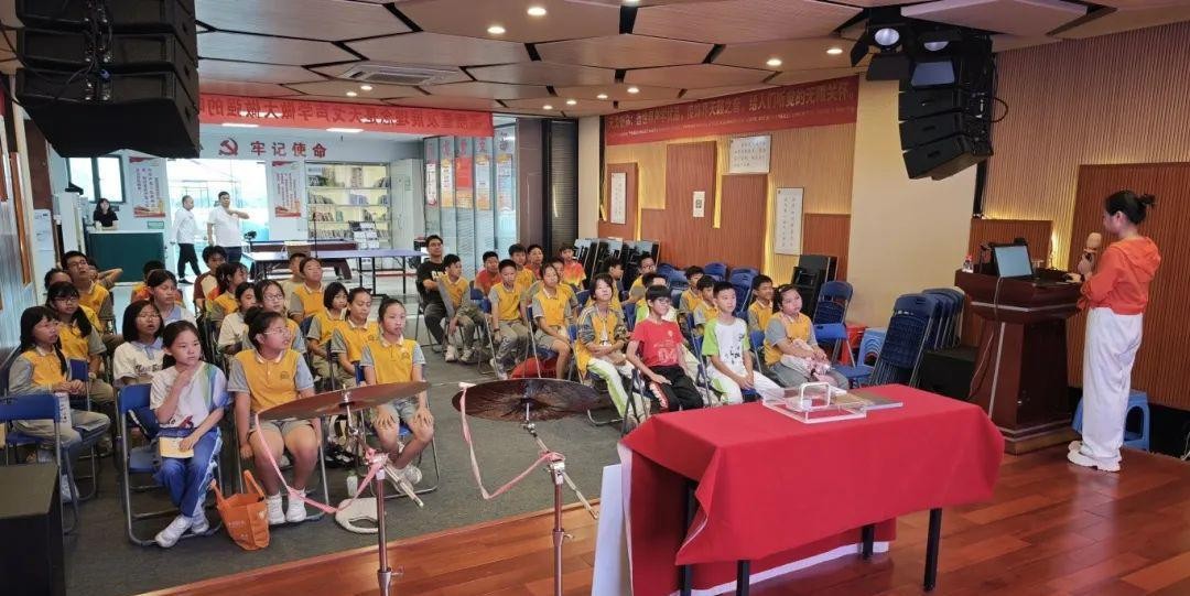 Foshan Lishui Bilingual School Teachers and Students Delegation Entered GOODSOUND Acoustic-2